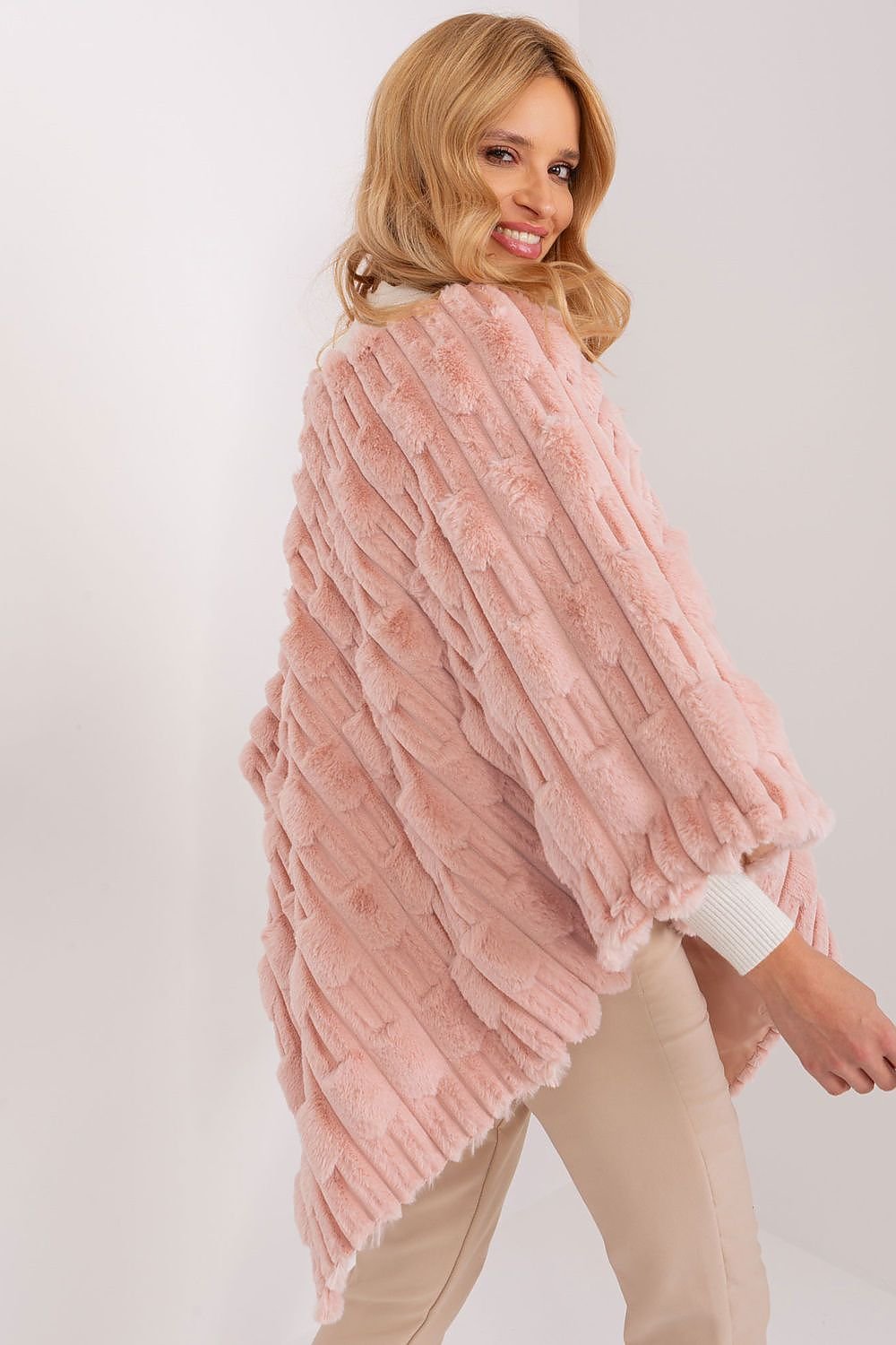  Poncho model 190859 AT 