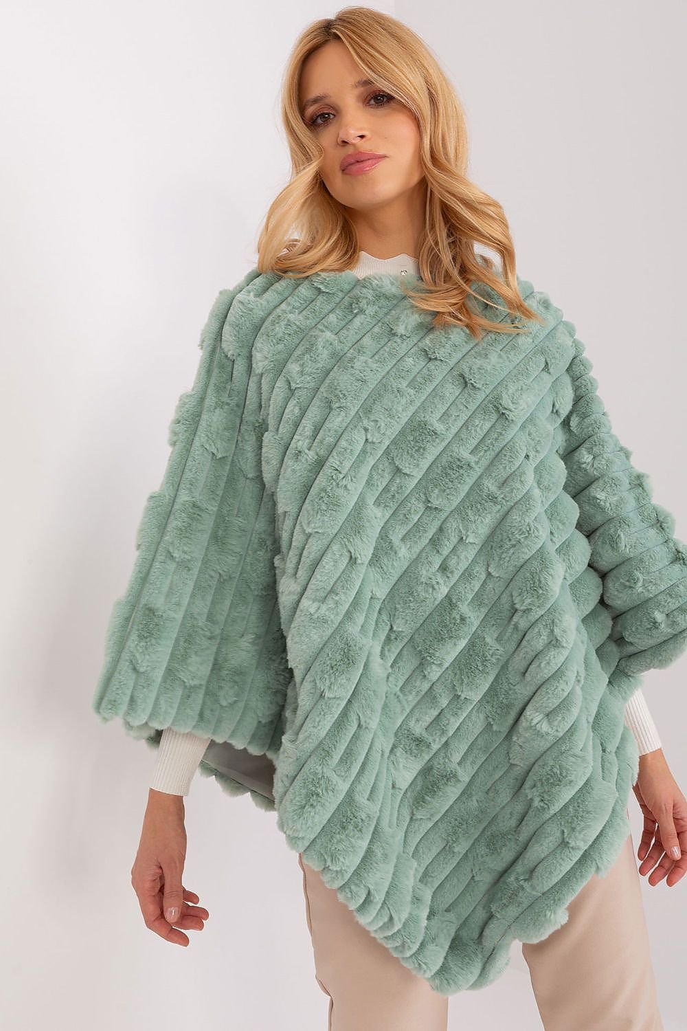  Poncho model 190862 AT 