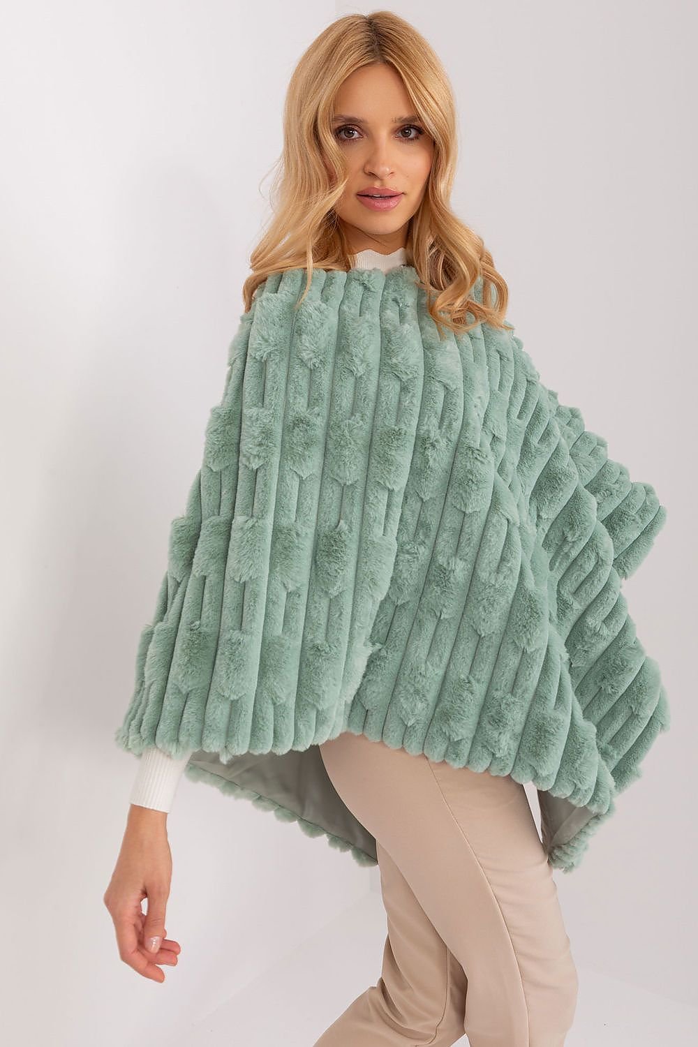  Poncho model 190862 AT 