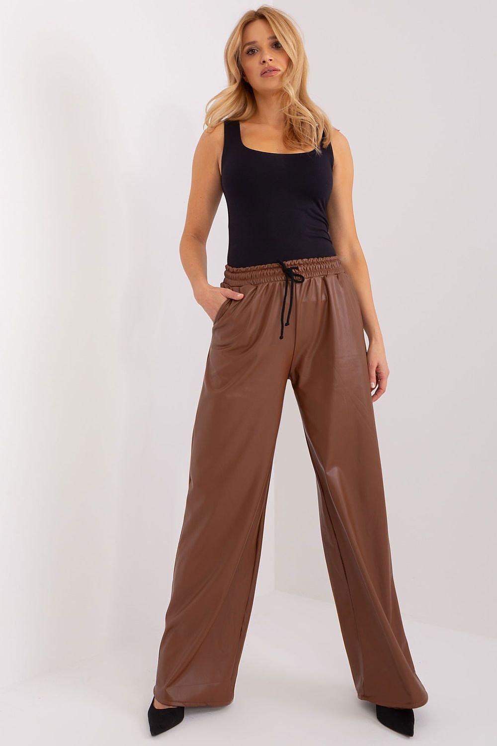  Trousers model 191565 Lakerta 