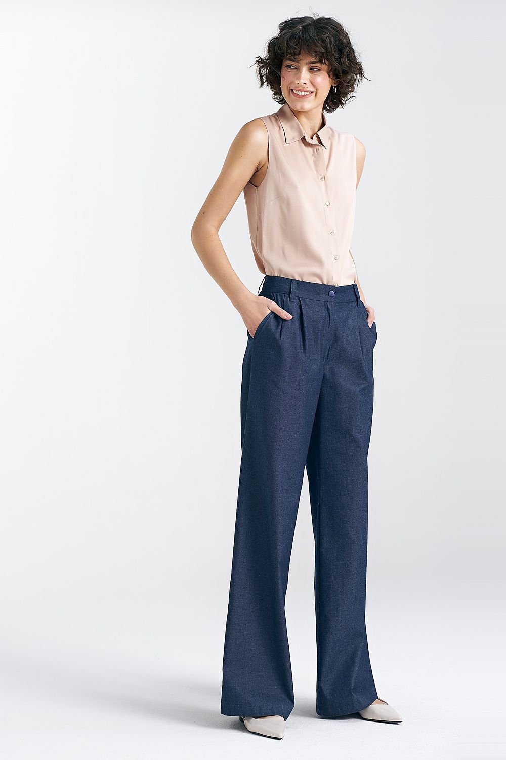  Trousers model 192966 Nife 