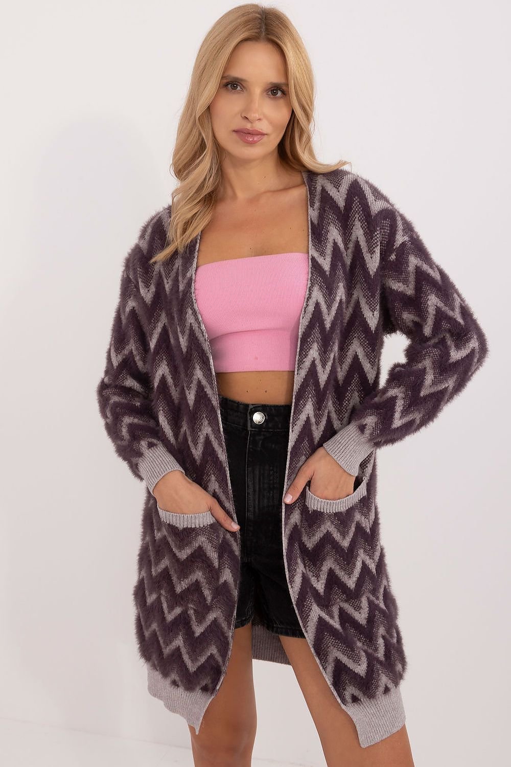  Cardigan model 199549 AT 