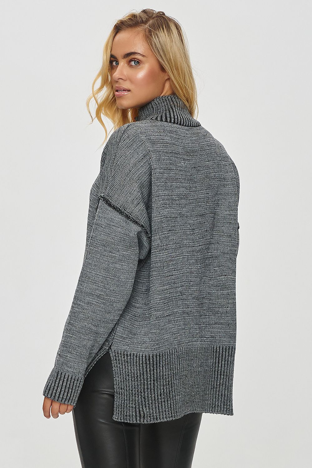  Turtleneck model 201820 Makadamia 