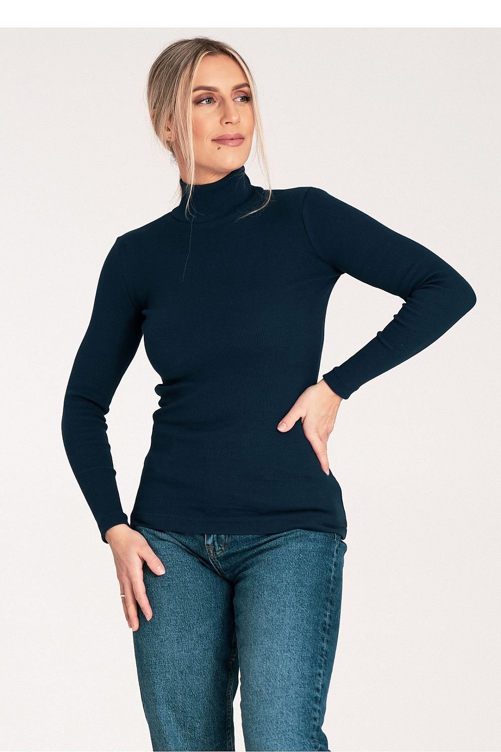  Turtleneck model 203358 Figl 