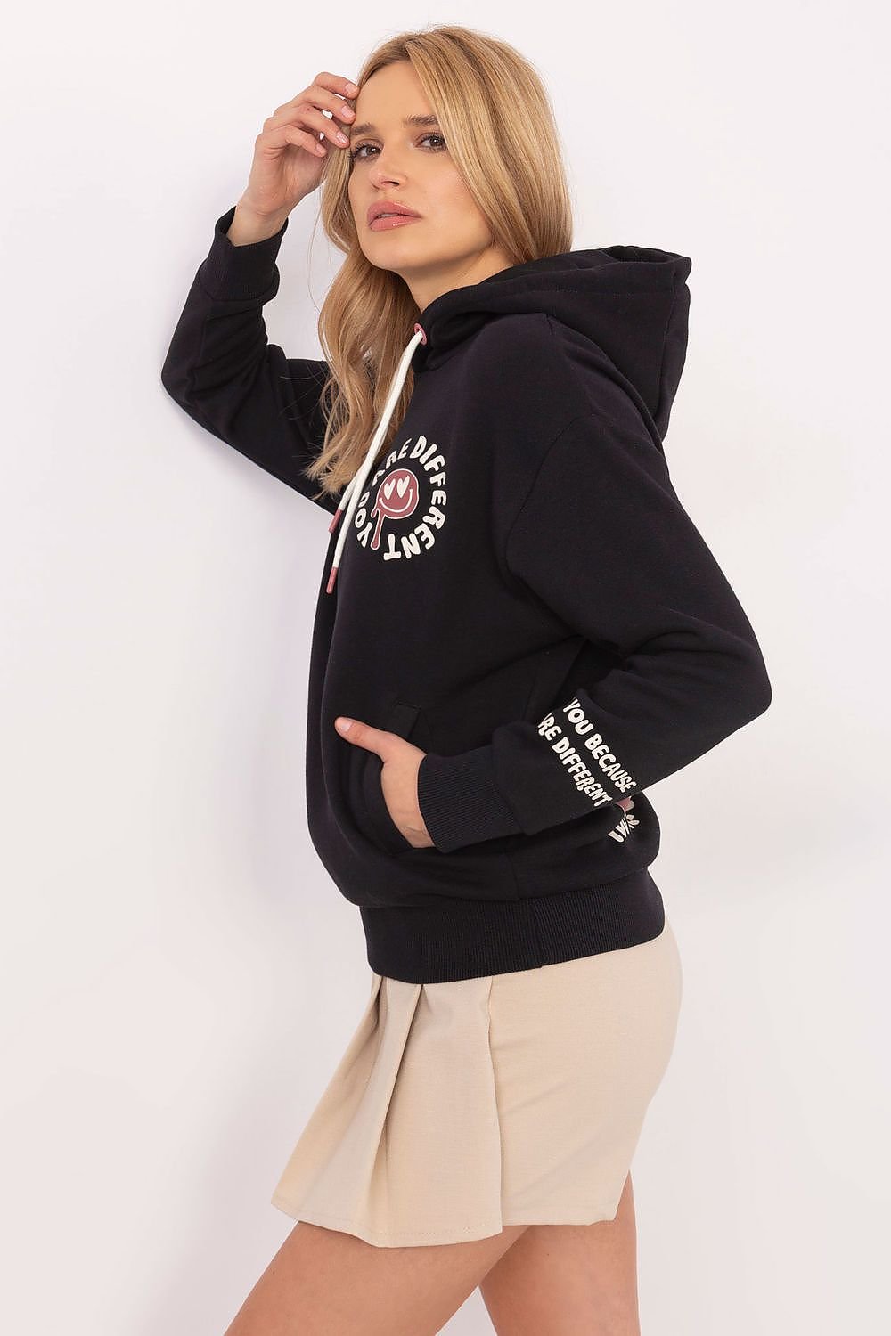  Sweatshirt model 205932 Sublevel 