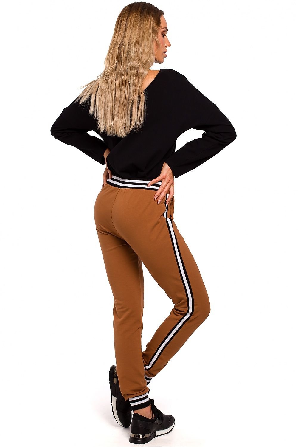  Women trousers model 135471 Moe 