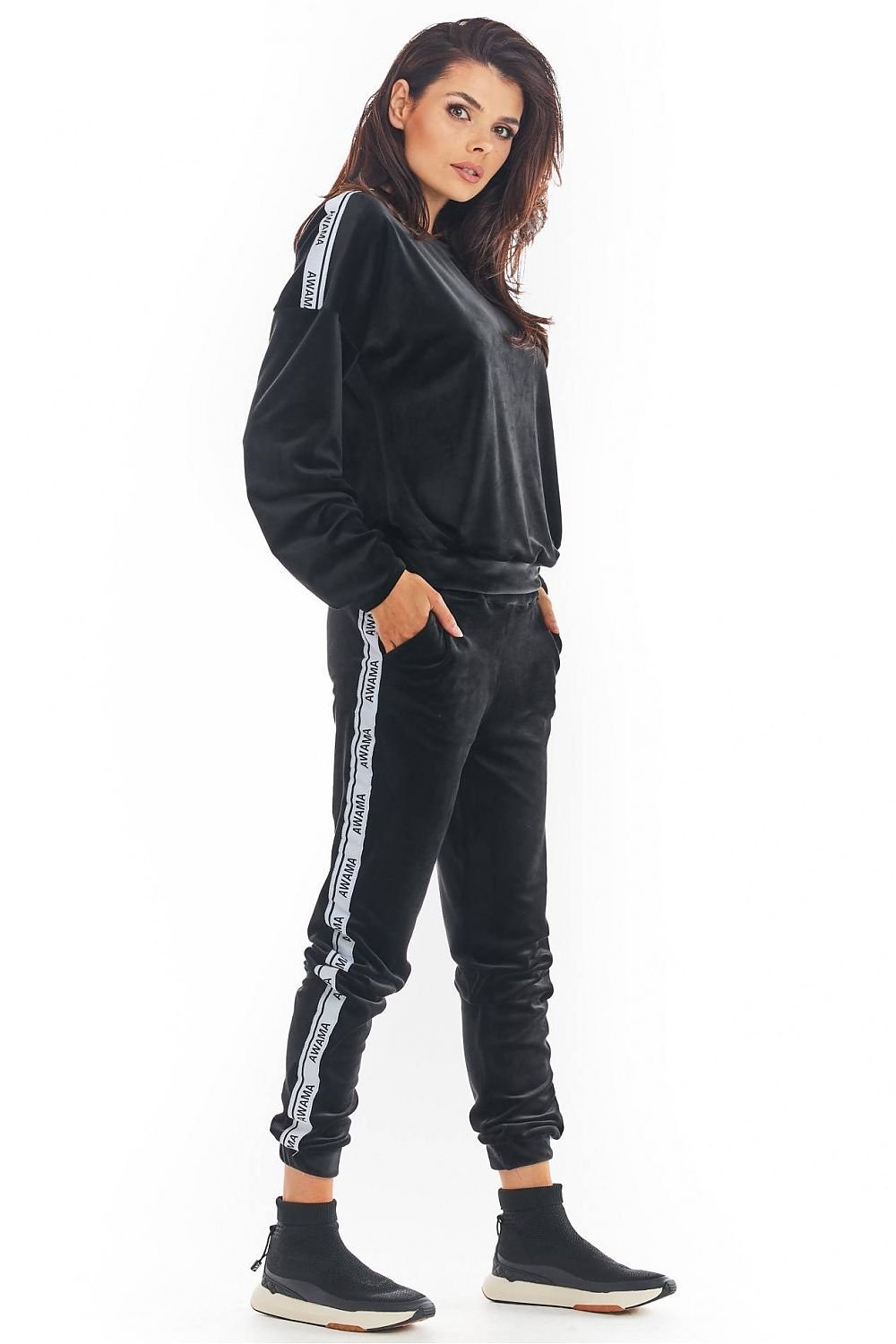  Tracksuit trousers model 149805 awama 