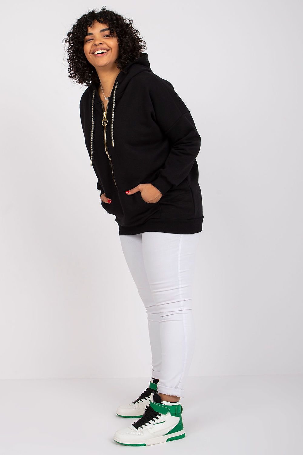  Sweatshirt model 163017 Relevance 