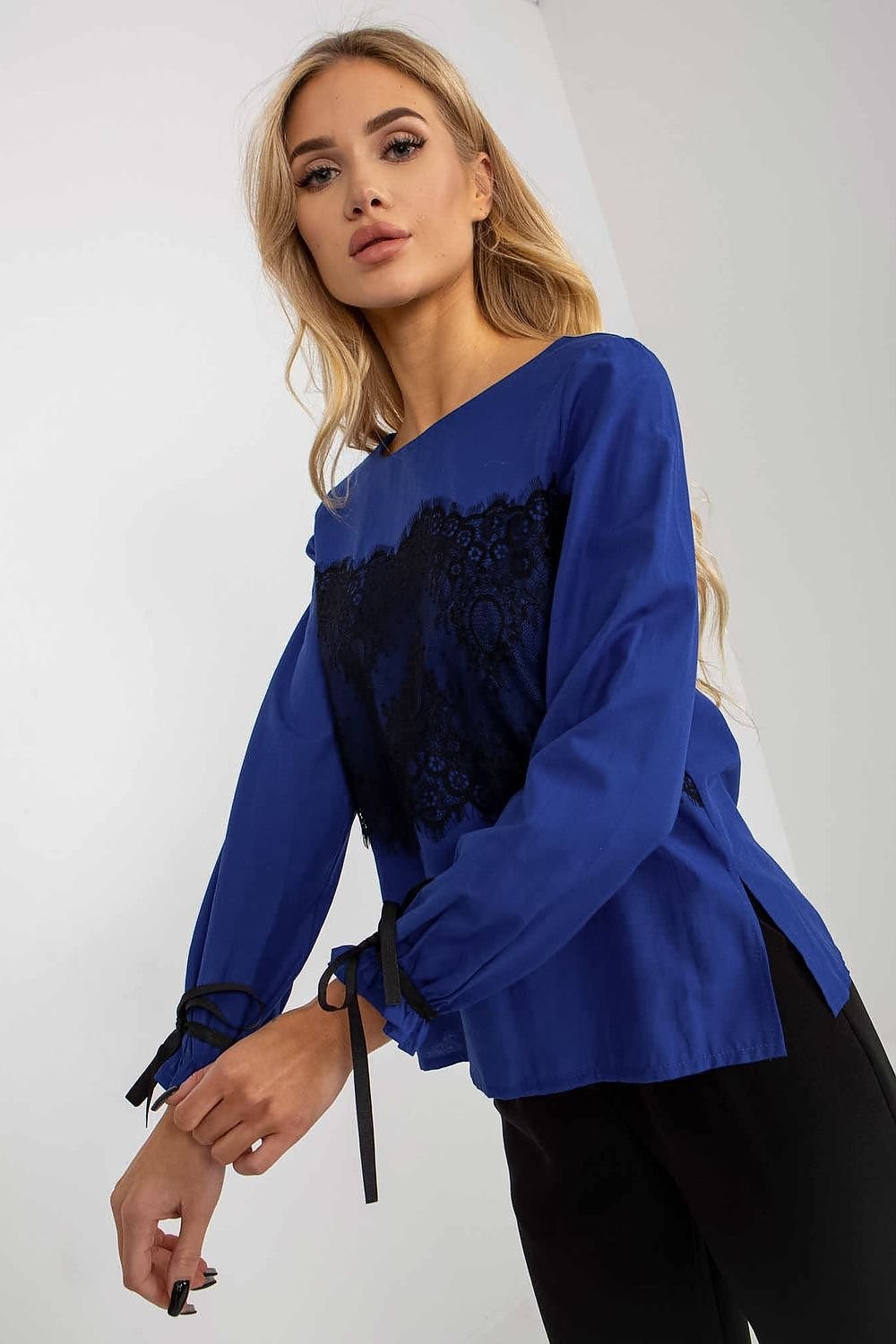  Blouse model 174946 Lakerta 