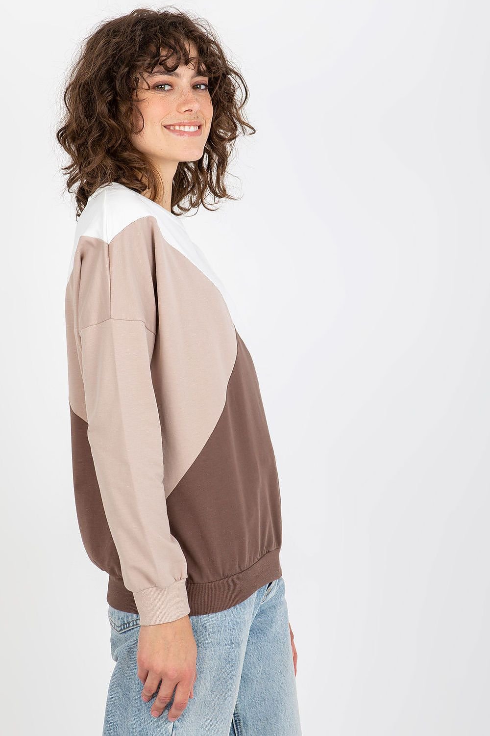  Sweatshirt model 175192 Relevance 