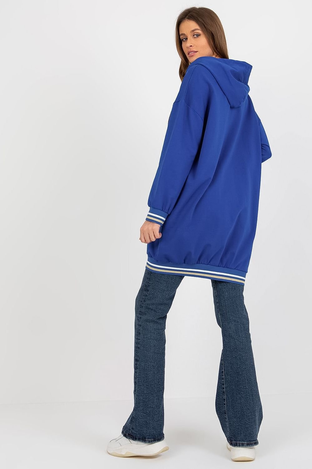  Sweatshirt model 176363 Relevance 