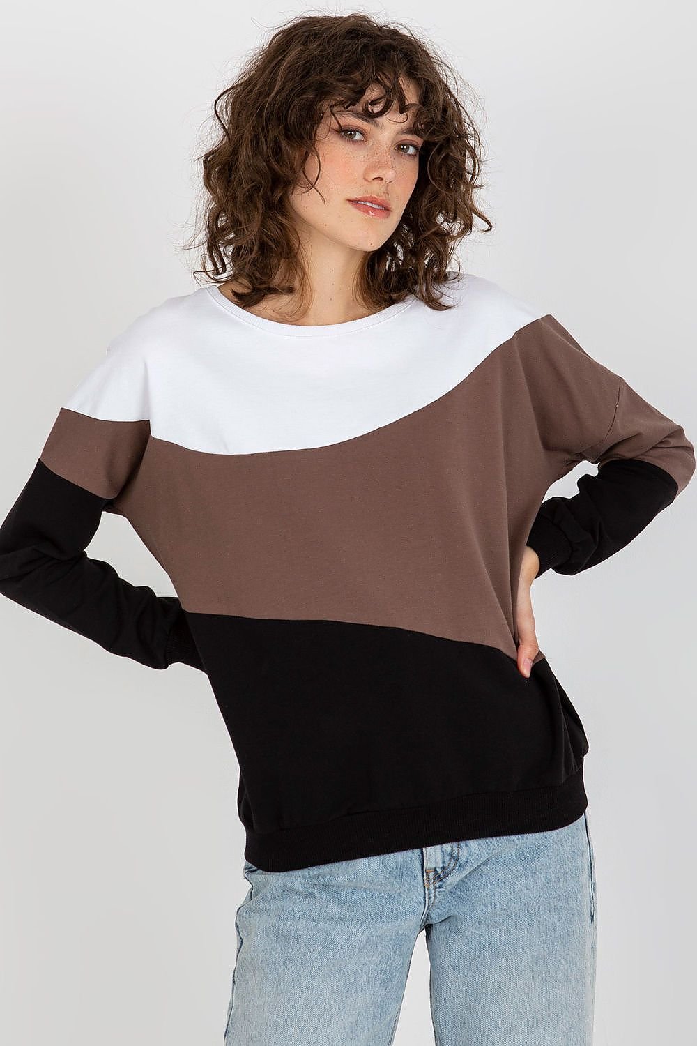  Sweatshirt model 185961 Relevance 